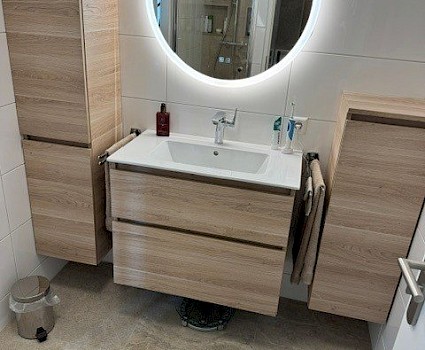 11402 Badkamer met los toilet