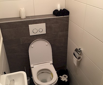 05658 Toilet